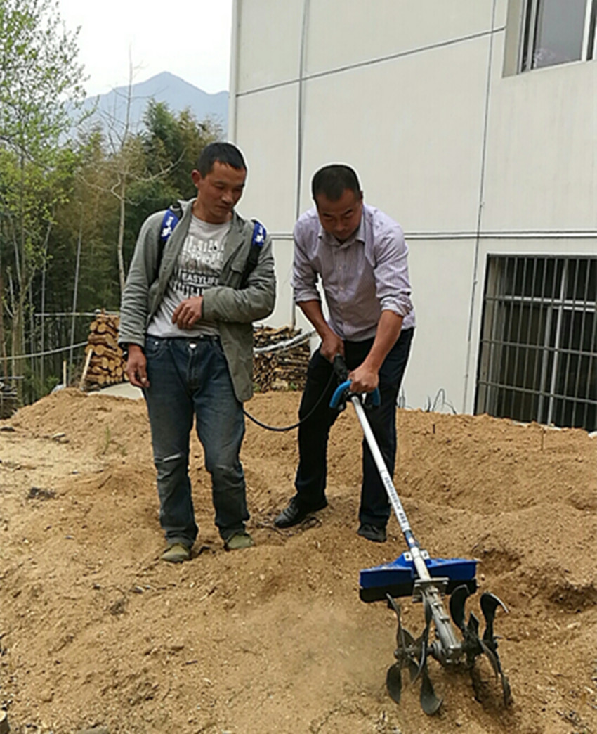 简讯——会员叶毛文助力贫困户春耕生产