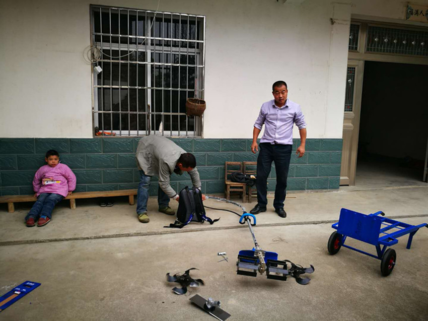 简讯——会员叶毛文助力贫困户春耕生产