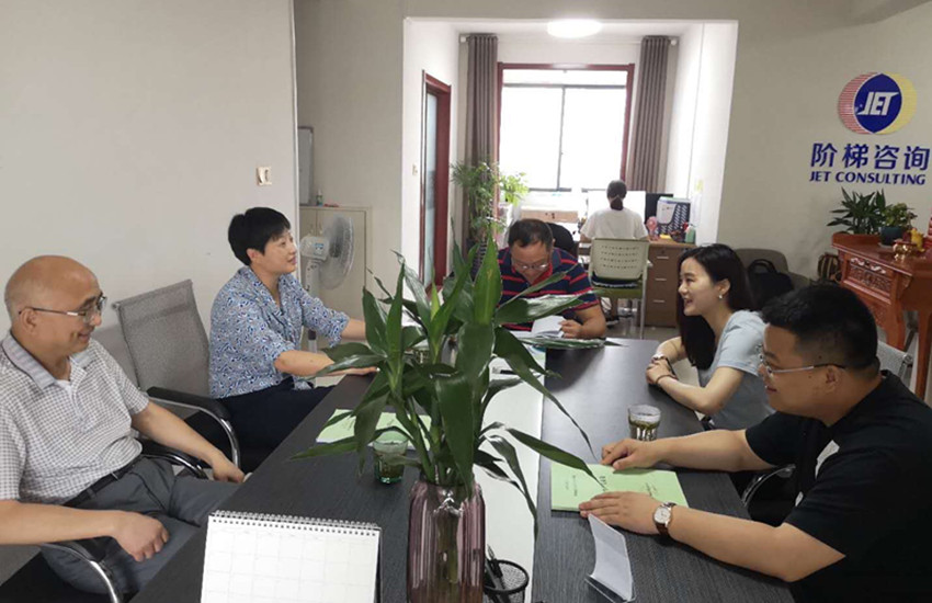 童学军赴直属五支部调研会员企业