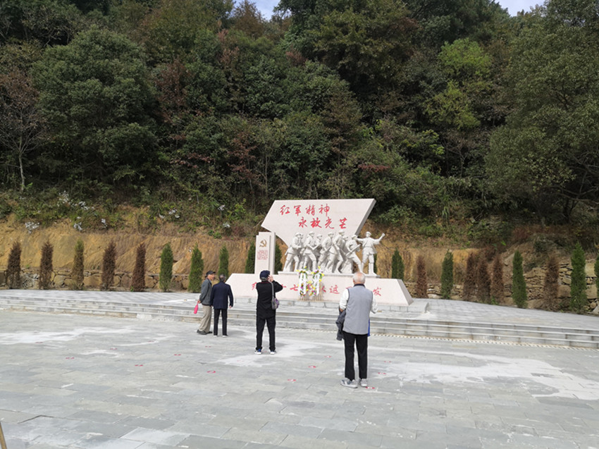 民建安庆市委直属第七（市立医院）支部为老年委活动保驾护航