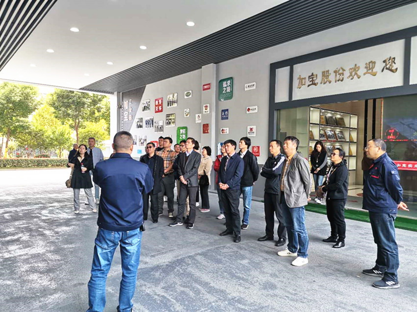 民建上海闵行区委主委宋运堂一行来宜考察交流