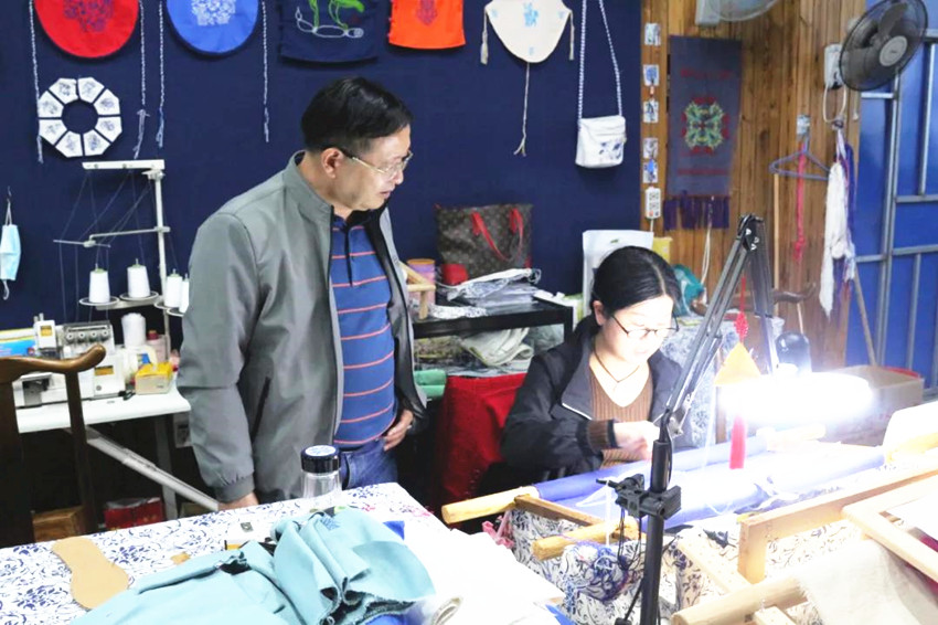 民建安徽省委副主委汪家权赴民建安庆市委直属第三（望江）支部调研