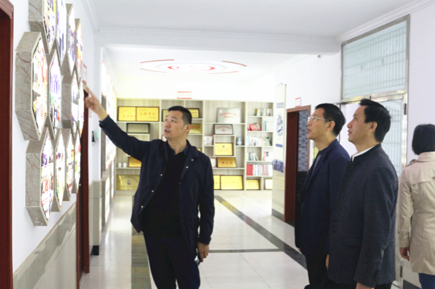 怀宁县委统战部考察团到民建会员单位--安庆皖江中等专业学校考察交流