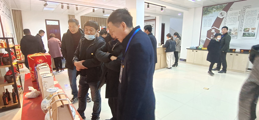 民建安庆市委直属八支部会员参加怀宁县党外知识分子学习培训班