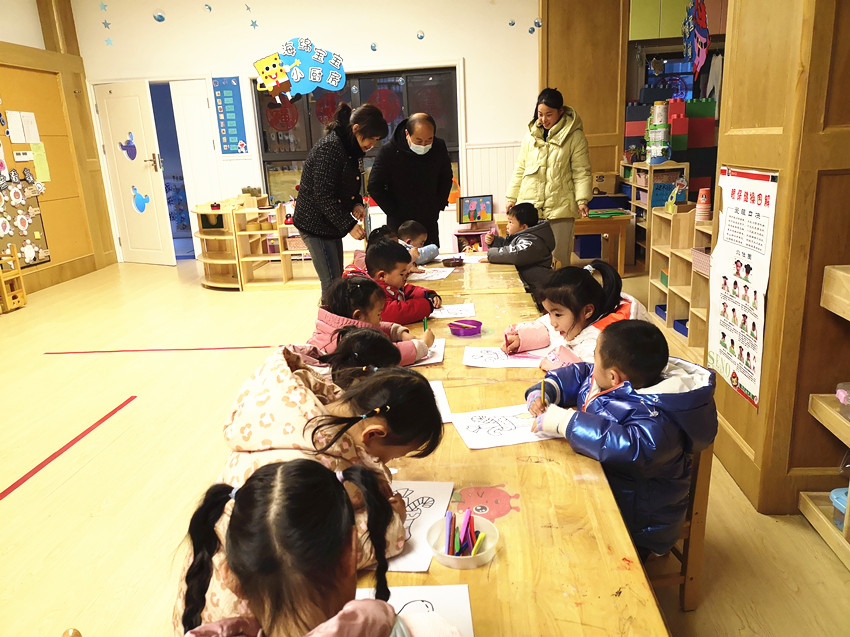 张达华视察民建会员企业圣欧幼儿园