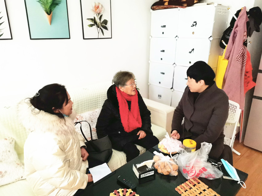 民建安庆市委开展新春慰问老会员活动