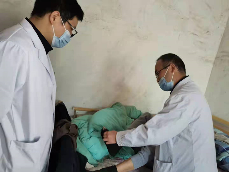 民建安庆市委直属七支部开展助力乡村振兴-基层健康行活动