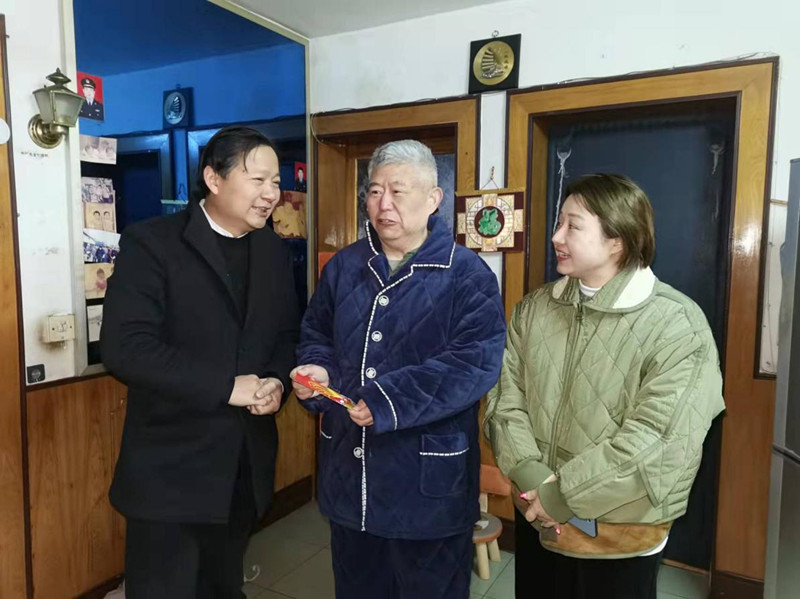 佳节慰问暖人心 浓浓关怀显真情——民建大观区委开展春节慰问活动