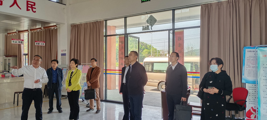 民建安庆市委联合市人大科教文卫工委、宗侨外工委赴五横乡杨亭村开展乡村振兴调研