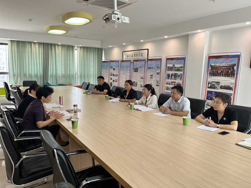 朱菊云走访视察民建安庆市委直属二支部