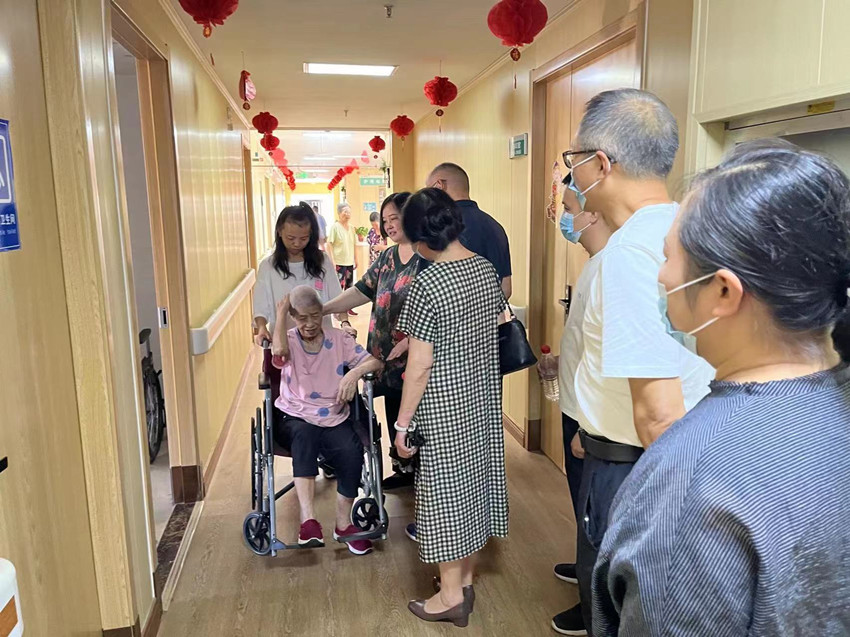 民建安庆市迎江区委三支部开展走访会员活动