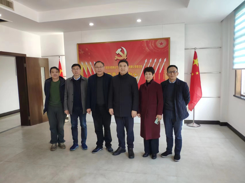 周东明深入民建会员企业开展“访企业、看代表、解难题、优环境”活动