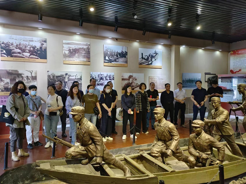 安庆市（民建）企联会开展参观渡江战役纪念馆活动
