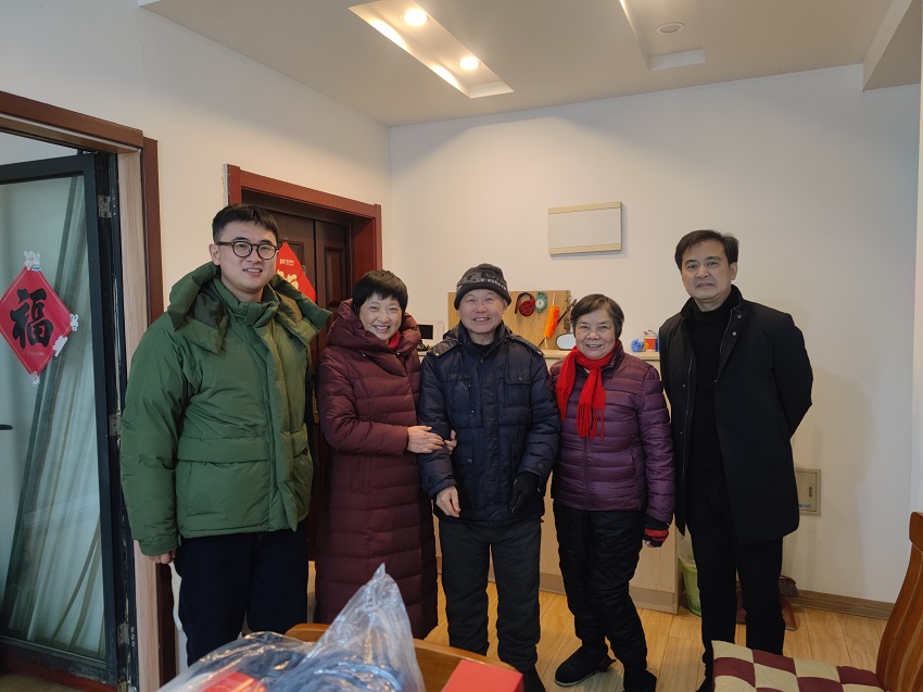 民建大观区委会慰问老会员