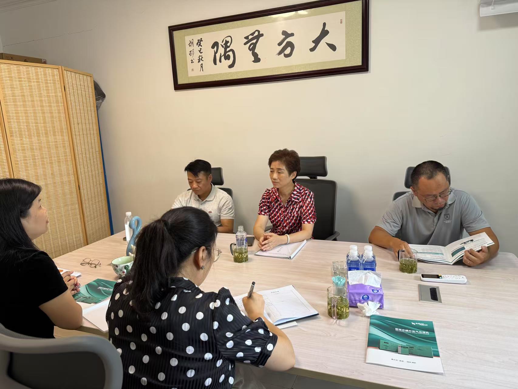 1752717989110557.jpg 930c4cb47693a499dcc4f2a617abcaa.jpg